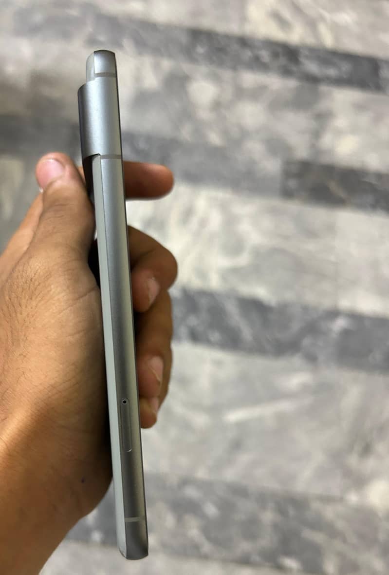 Google Pixel 8 5