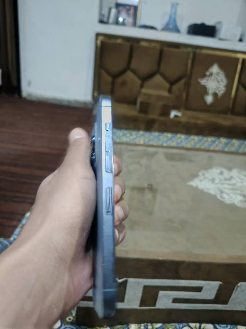 Apple iPhone 13 Pro 2