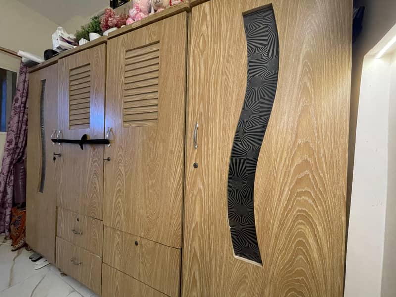 4 door wardrobe 1