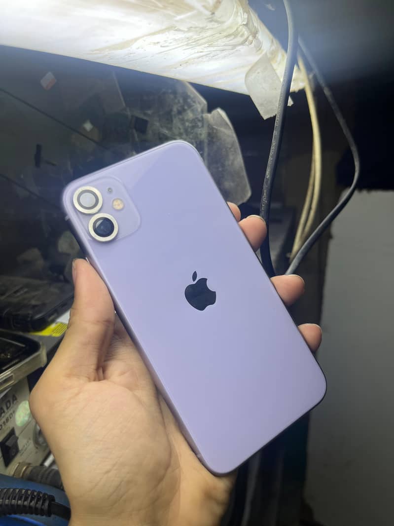 Apple iPhone 11 0