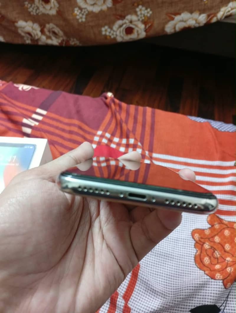 Apple iPhone X 0