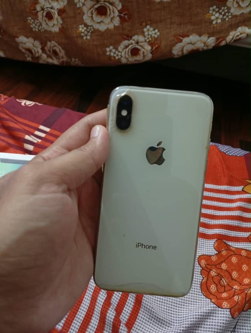 Apple iPhone X 4