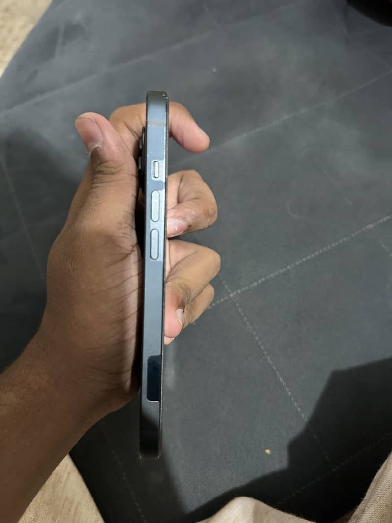 Apple iPhone 14 5