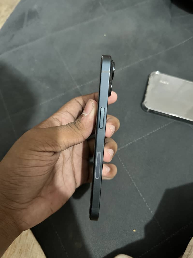 Apple iPhone 14 7