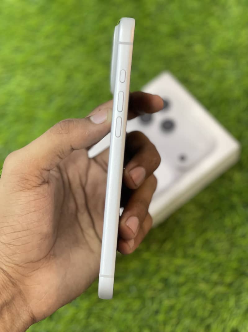 Apple iPhone 17 Pro Max 3