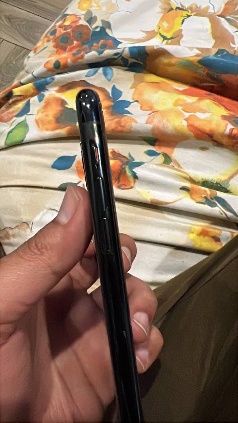 Apple iPhone 11 Pro 1