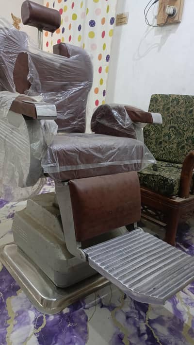 new chair only one month use in polar