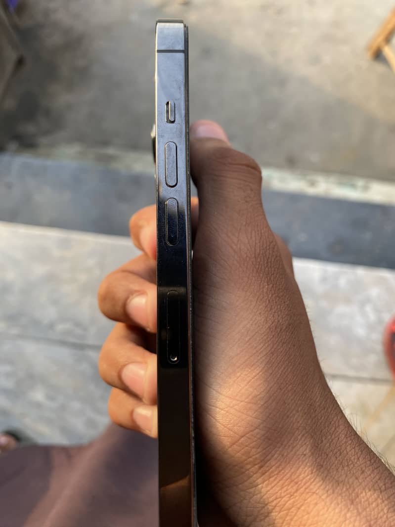 Apple iPhone 13 Pro 1