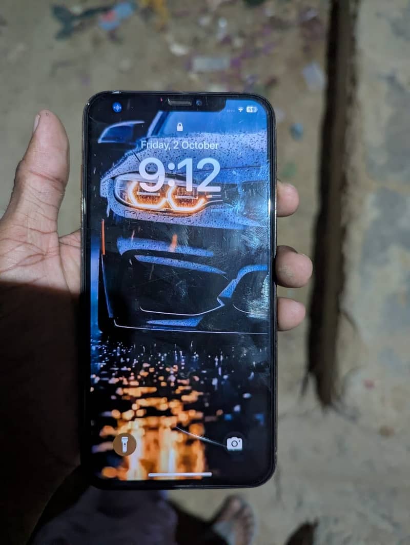 Apple iPhone XS Max 1