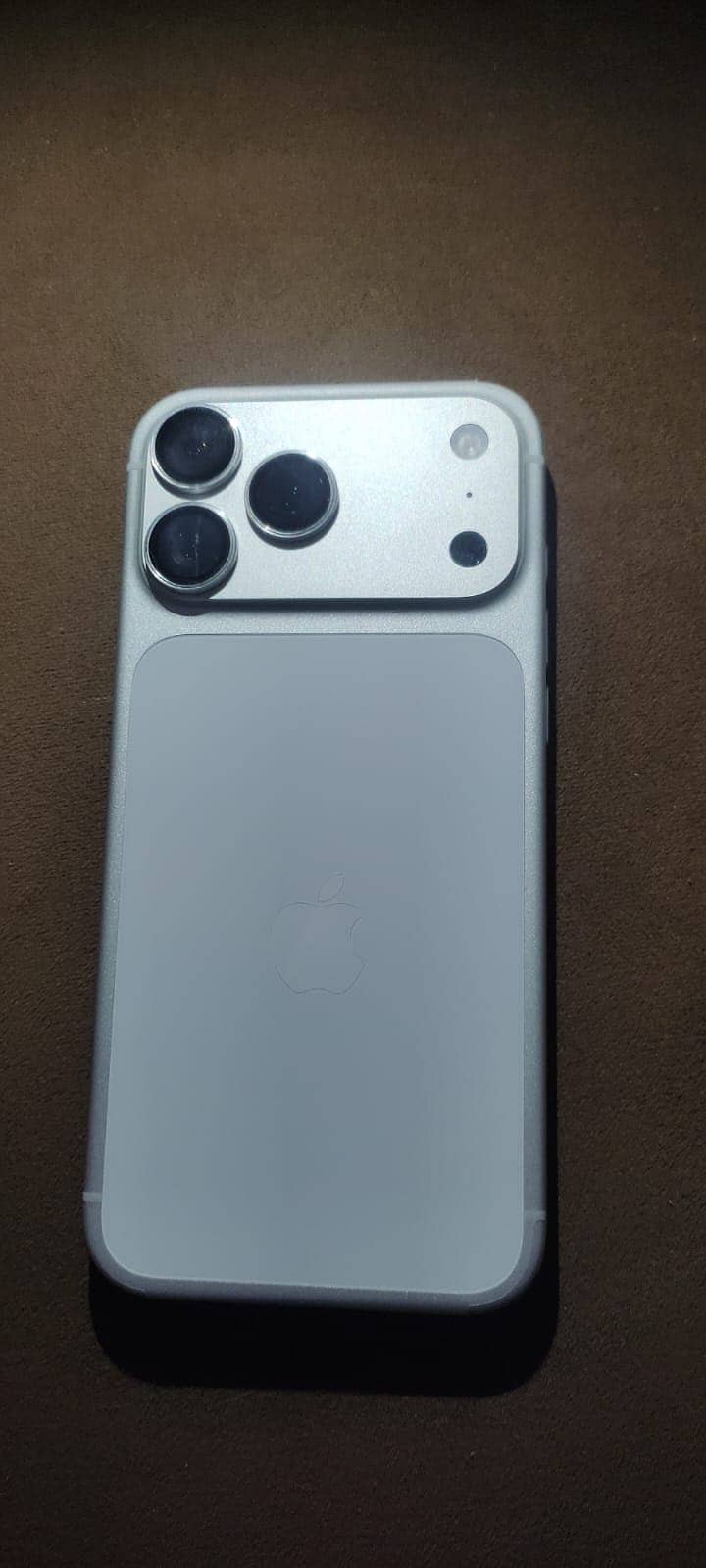 Apple iPhone 17 Pro Max 1