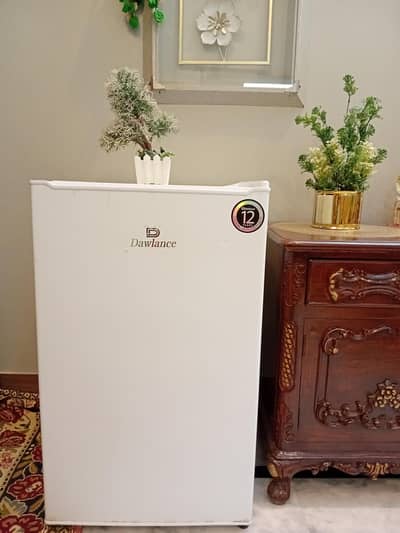 mini room fridge Dawlance