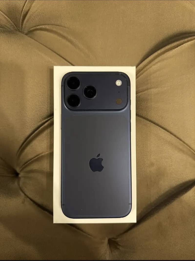 Apple iPhone 17 Pro Max 0