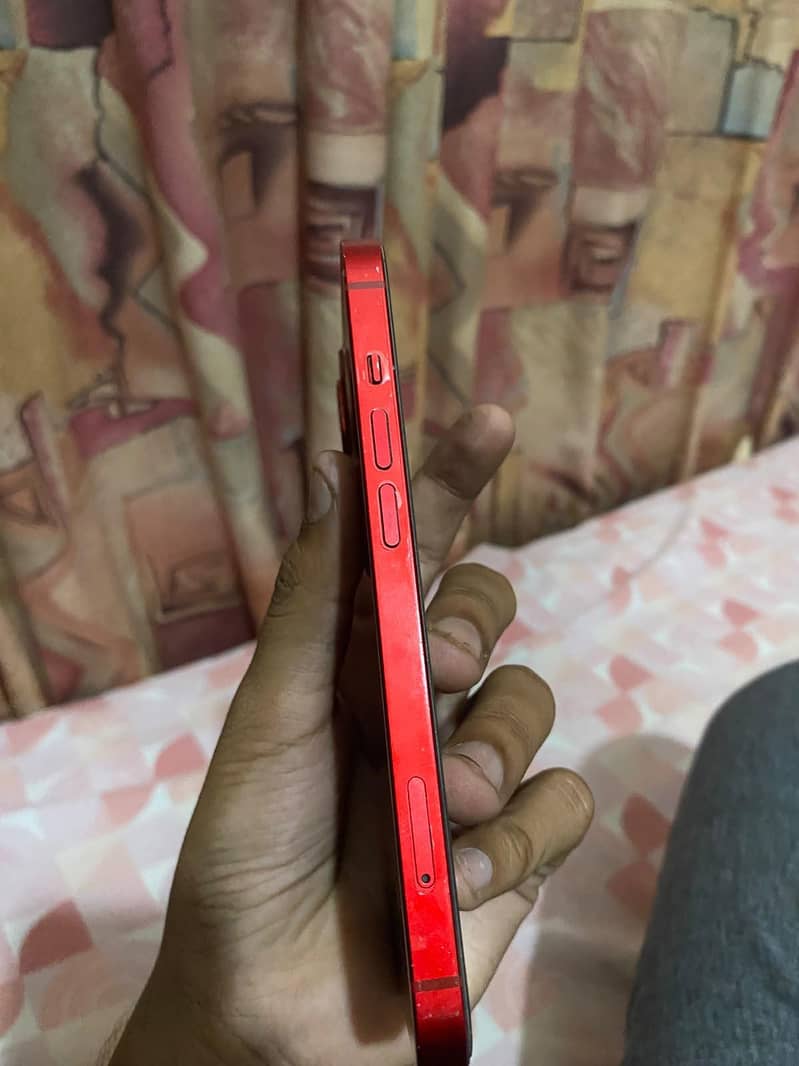 Apple iPhone 13 5