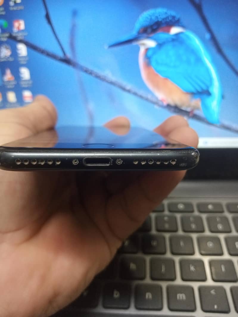 Apple iPhone 7 4