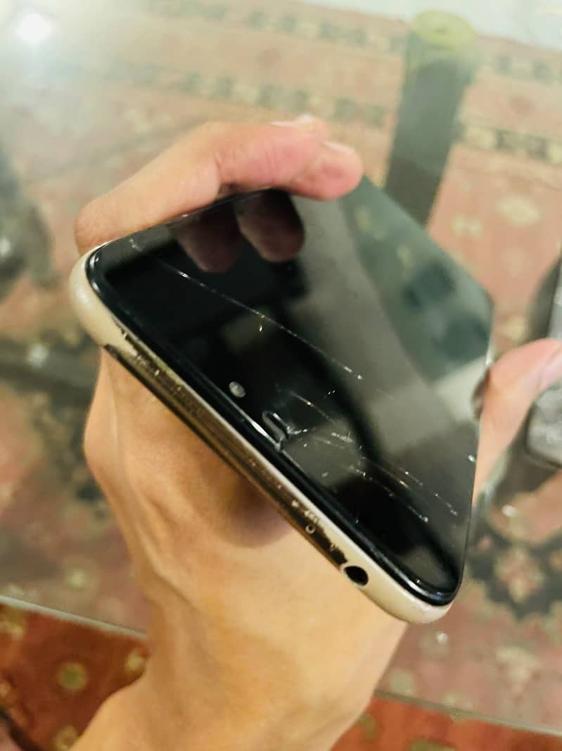 Honor 8C 1