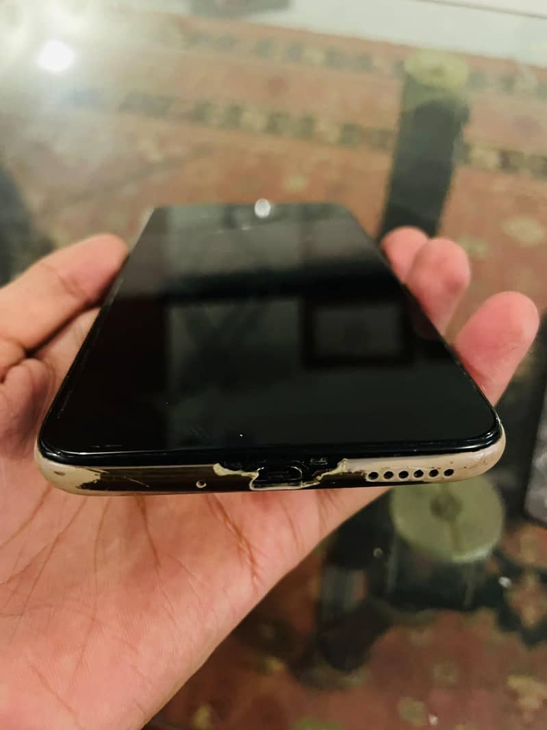 Honor 8C 2