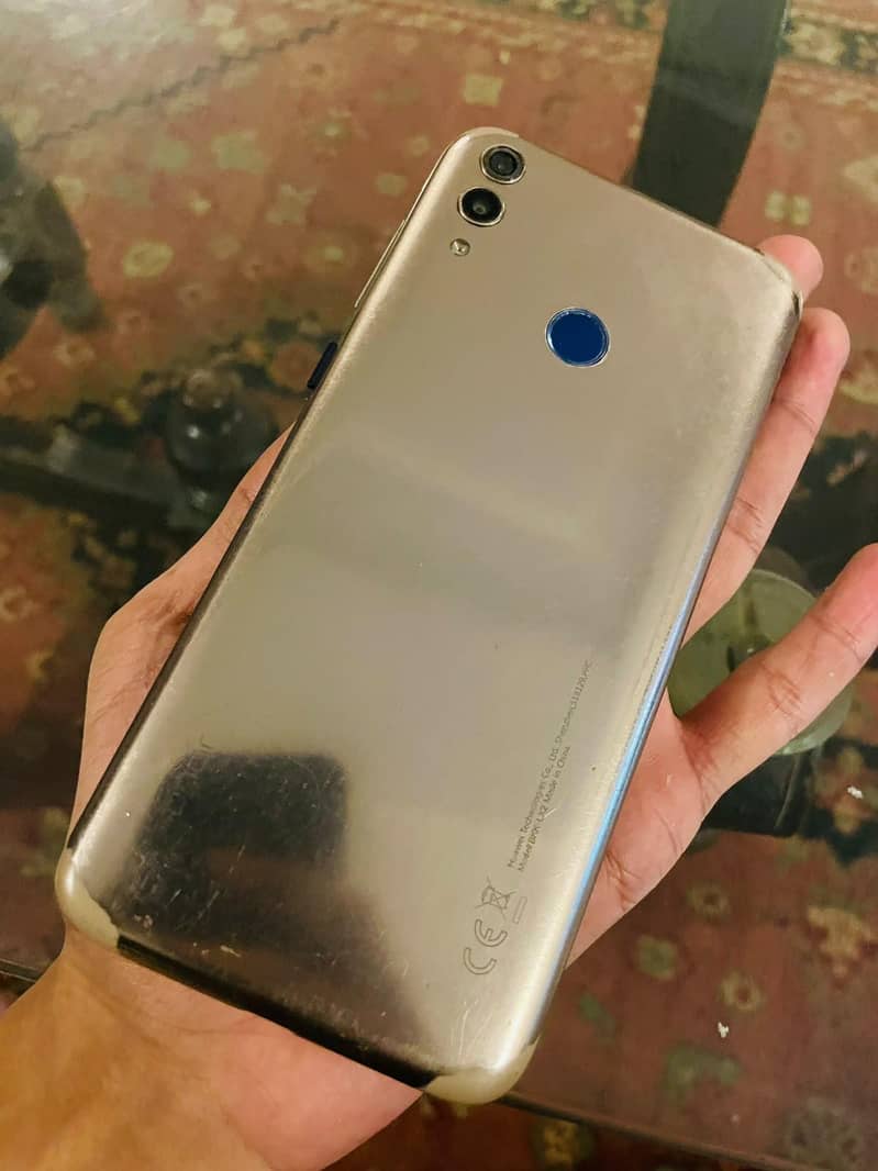 Honor 8C 3
