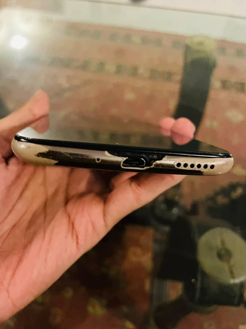 Honor 8C 4