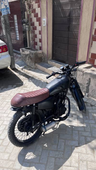 Cafe racer CG 125