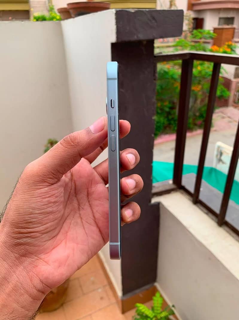 Apple iPhone 15 2