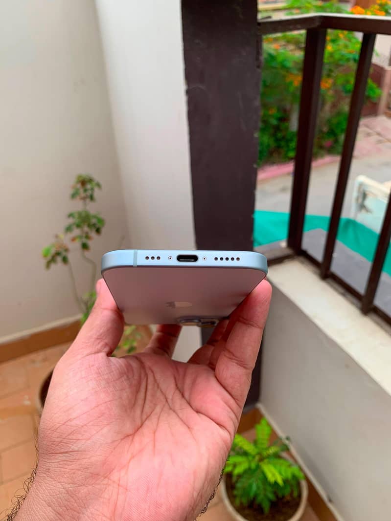 Apple iPhone 15 4