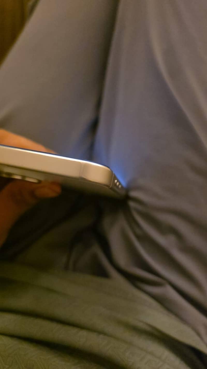 Apple iPhone 15 Pro Max 2