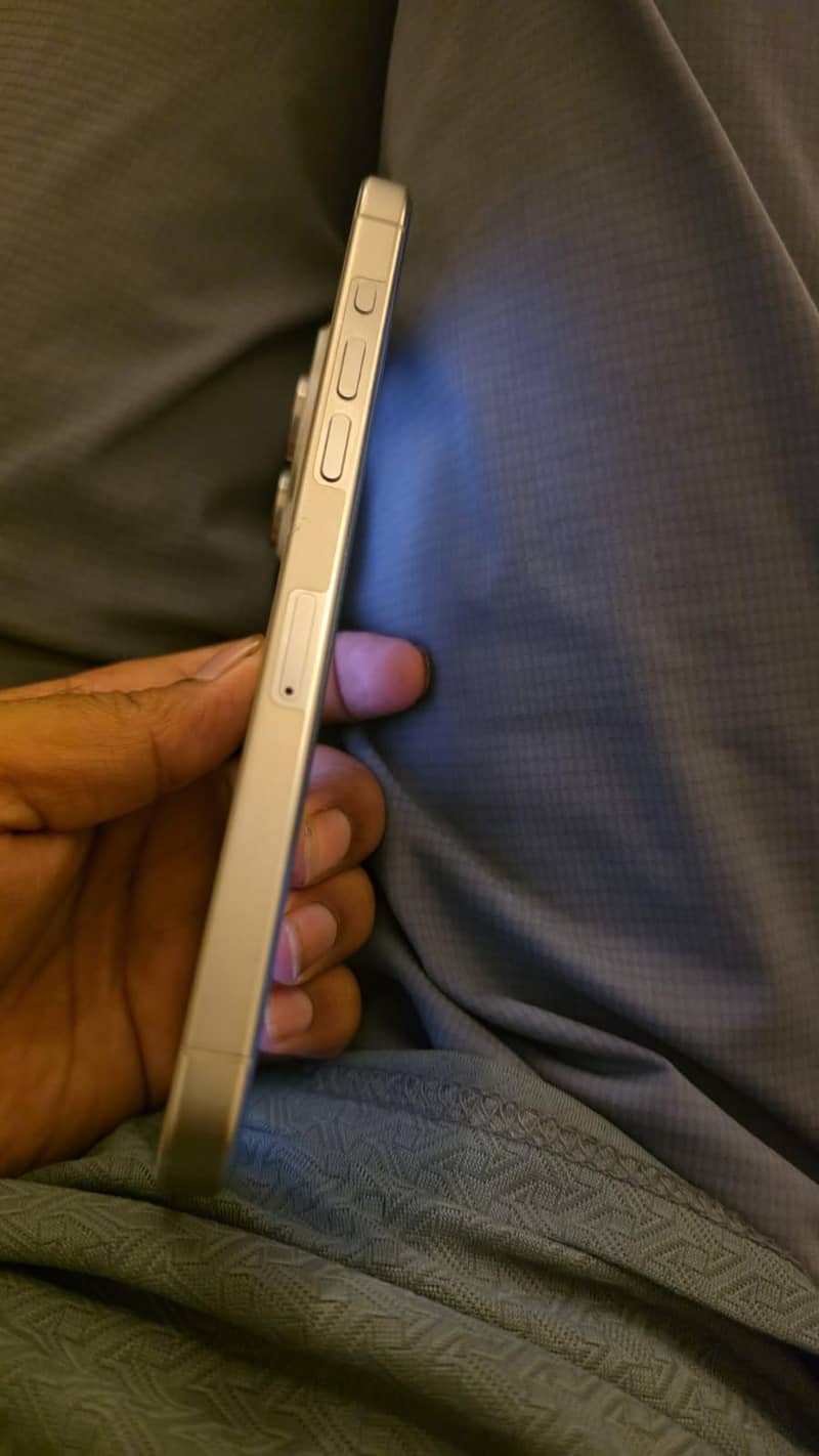 Apple iPhone 15 Pro Max 3