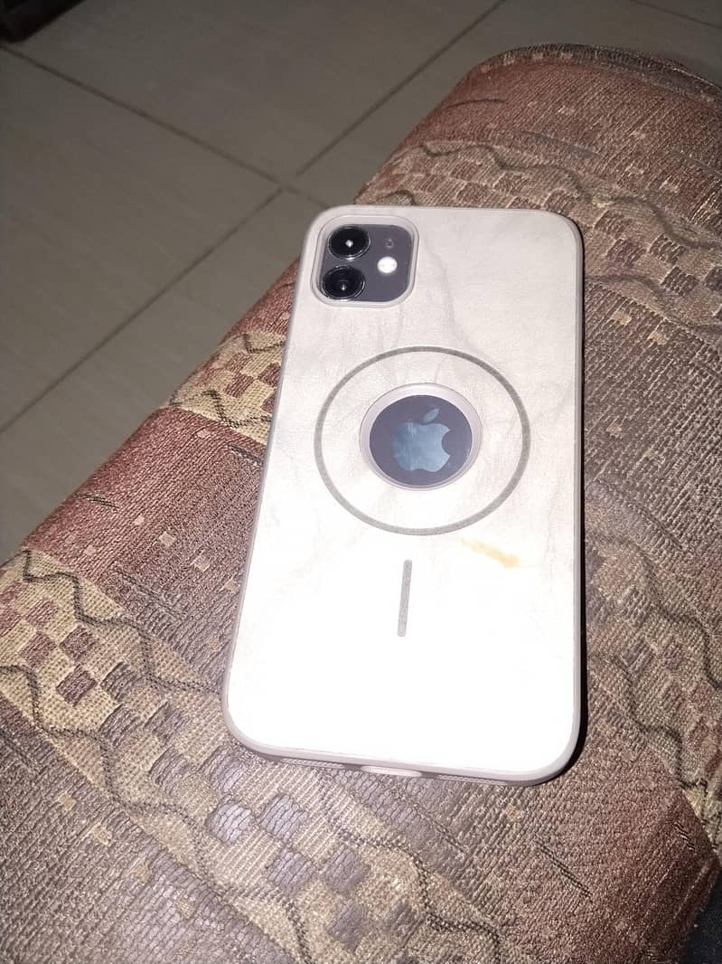 Apple iPhone 11 0