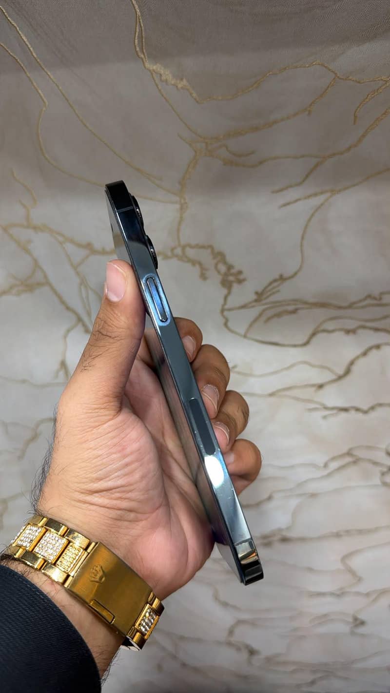 Apple iPhone 12 Pro Max 1
