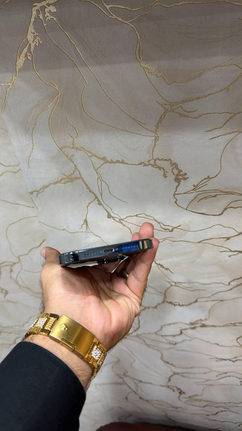 Apple iPhone 12 Pro Max 3