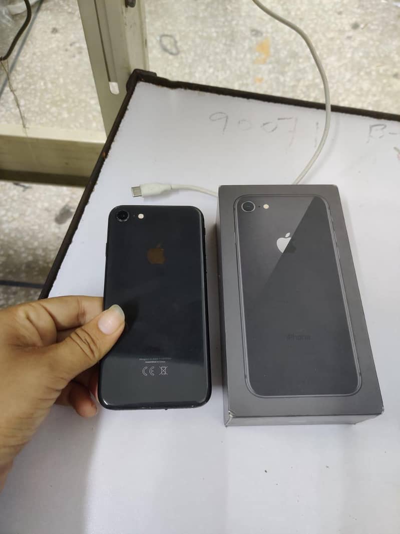 Apple iPhone 8 4
