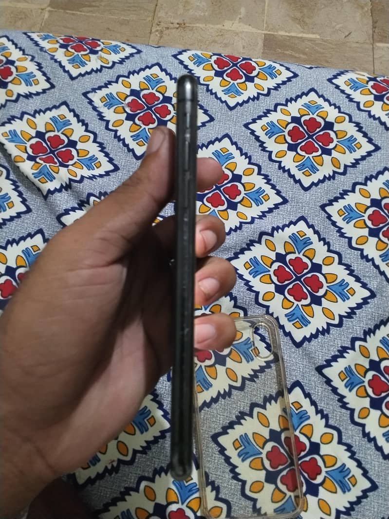 Apple iPhone XS 1