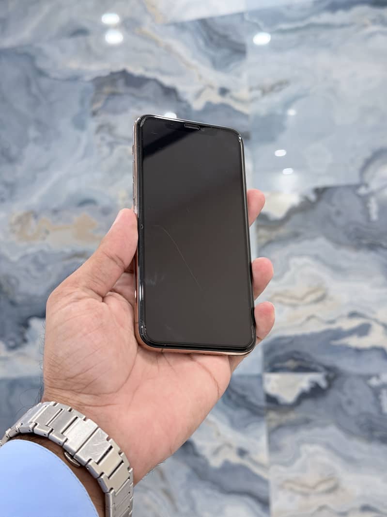 Apple iPhone 11 Pro 3