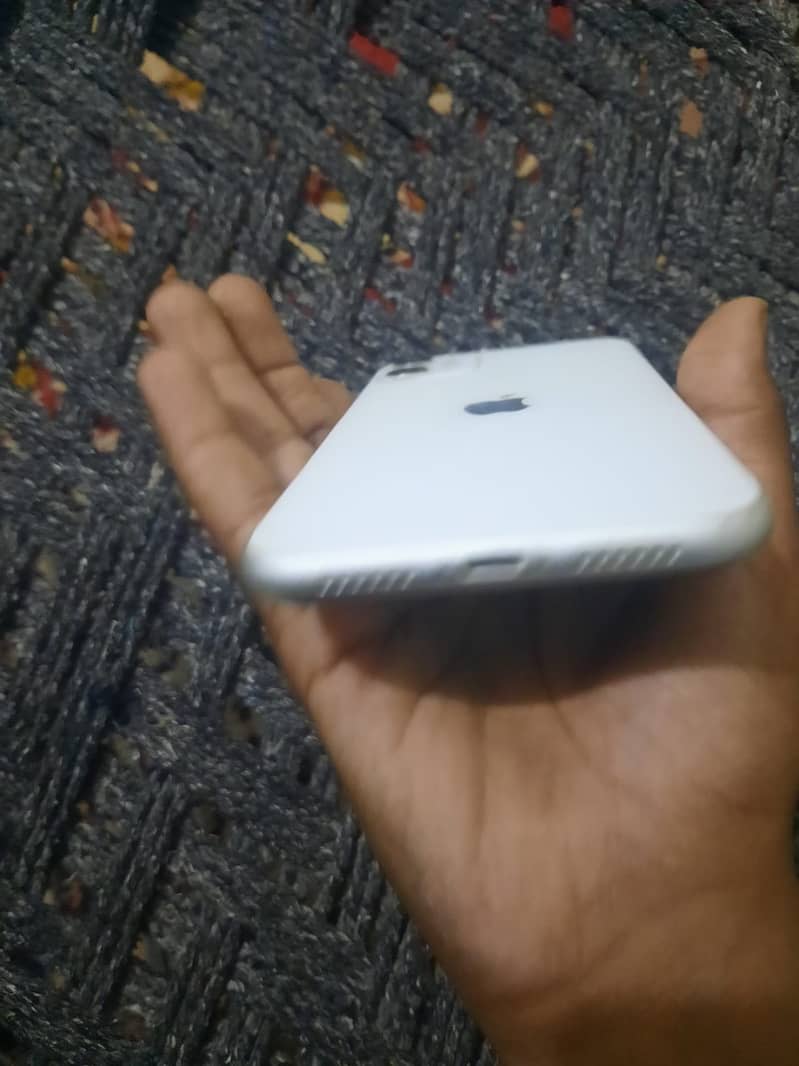 Apple iPhone 11 1