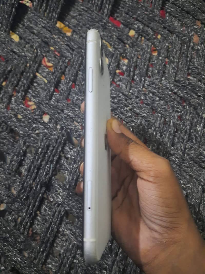 Apple iPhone 11 2