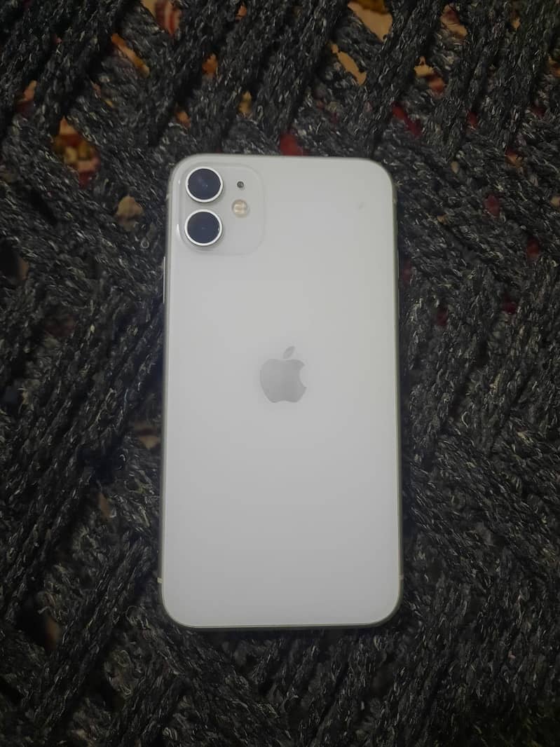 Apple iPhone 11 4