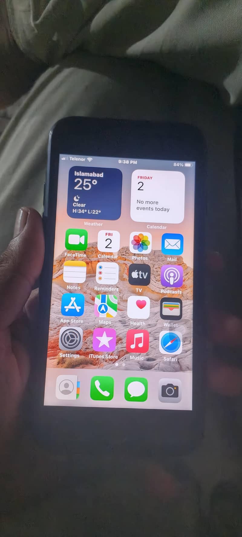 Apple iPhone 7 0