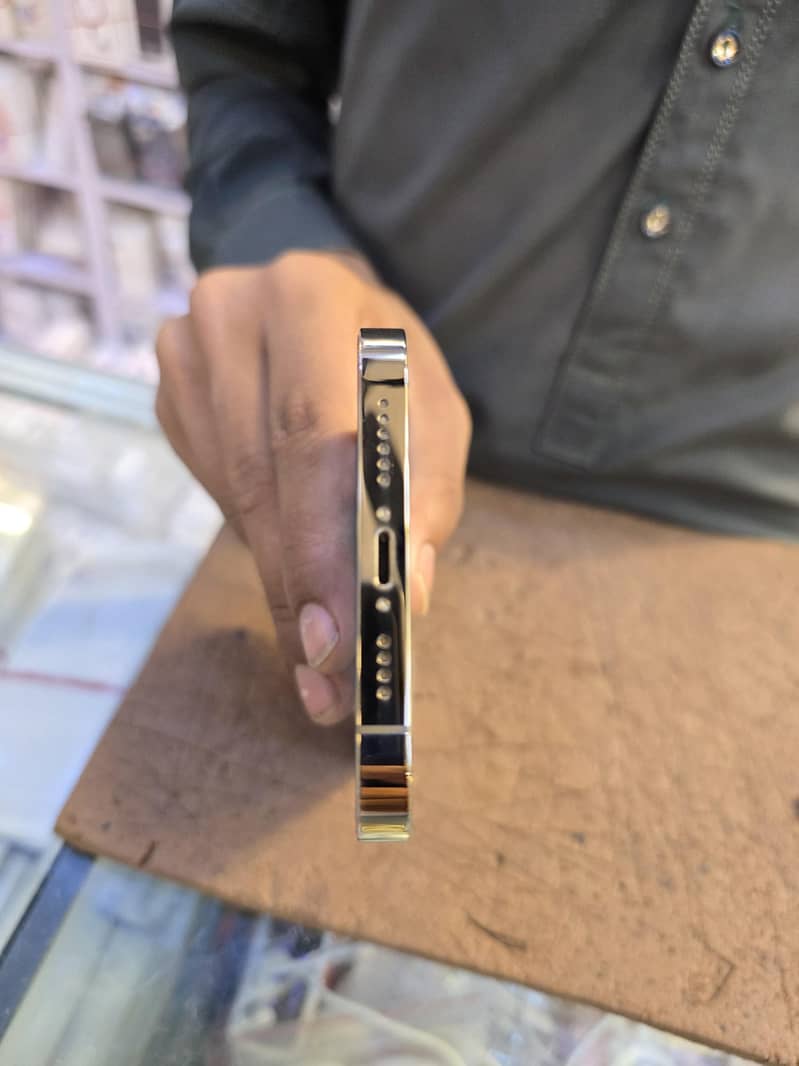 Apple iPhone 12 Pro Max 5