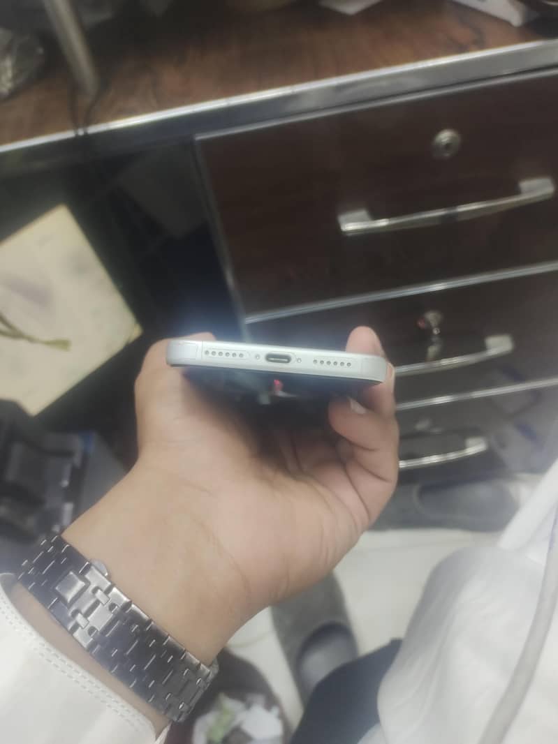 Apple iPhone 17 Pro Max 6