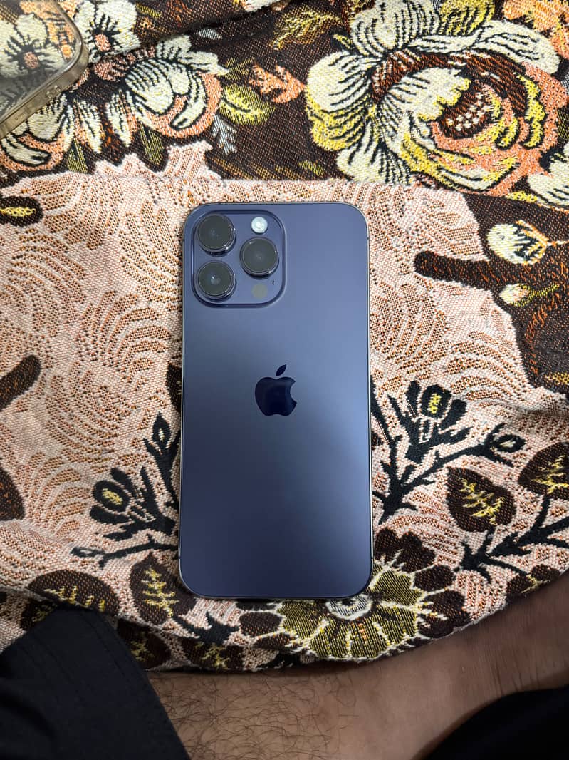 Apple iPhone 14 Pro Max 1