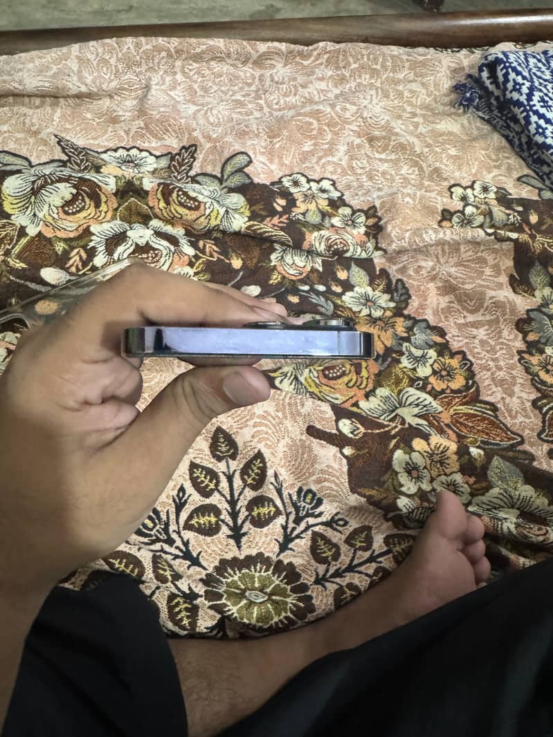 Apple iPhone 14 Pro Max 2
