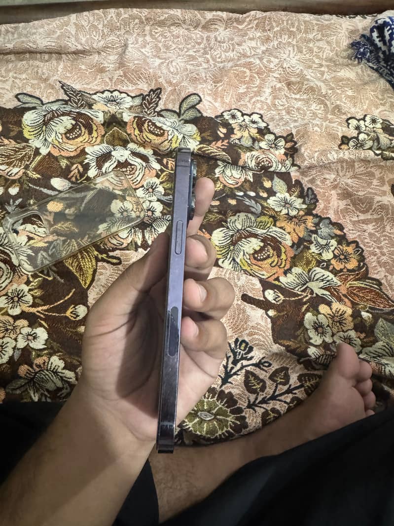 Apple iPhone 14 Pro Max 6