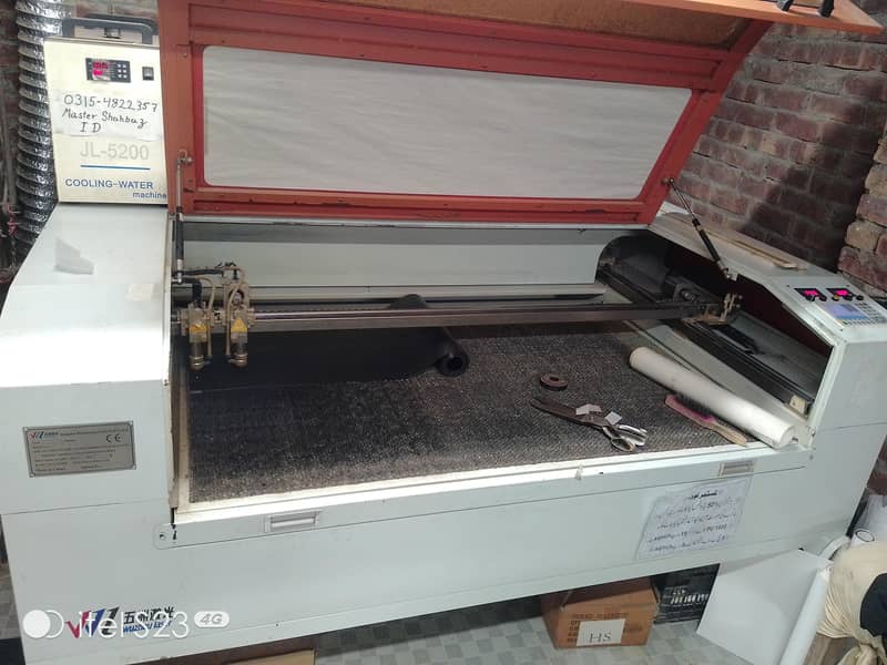 Co² lazer Cutting machine 0