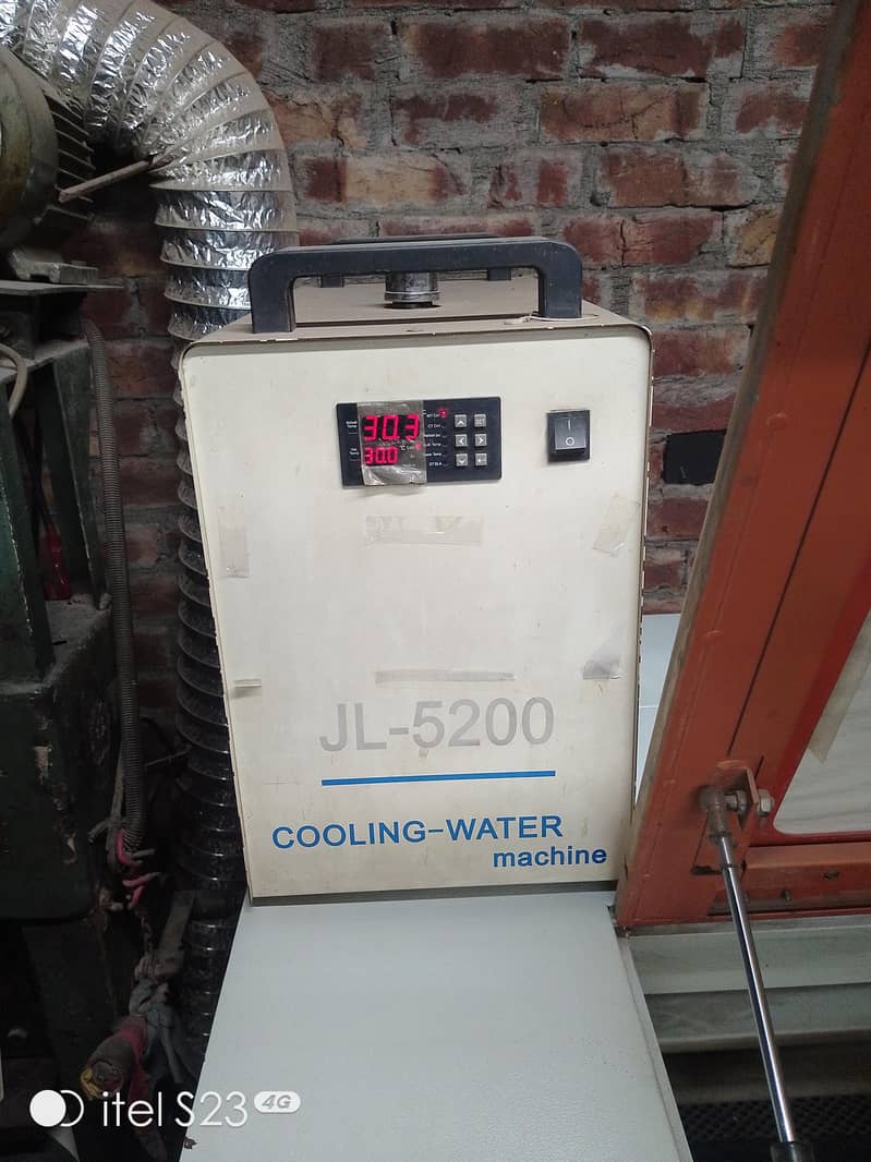 Co² lazer Cutting machine 2