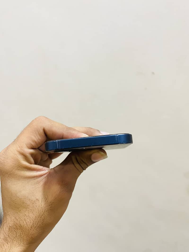 Apple iPhone 12 2