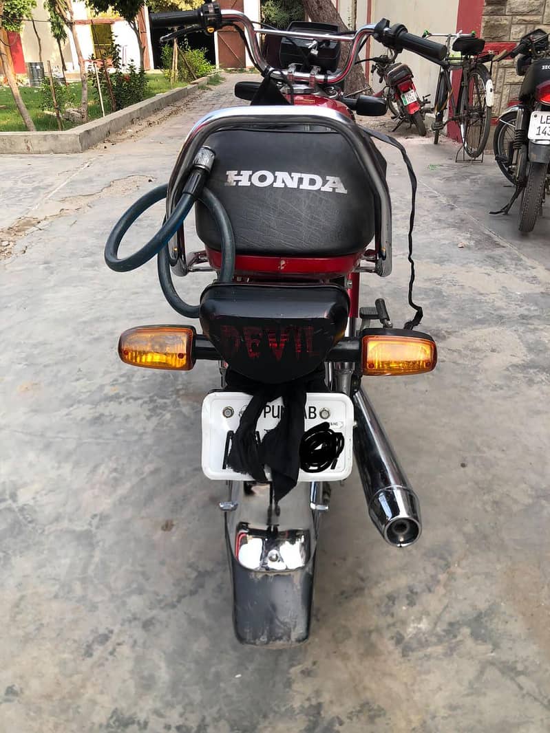 Honda CD 70 6