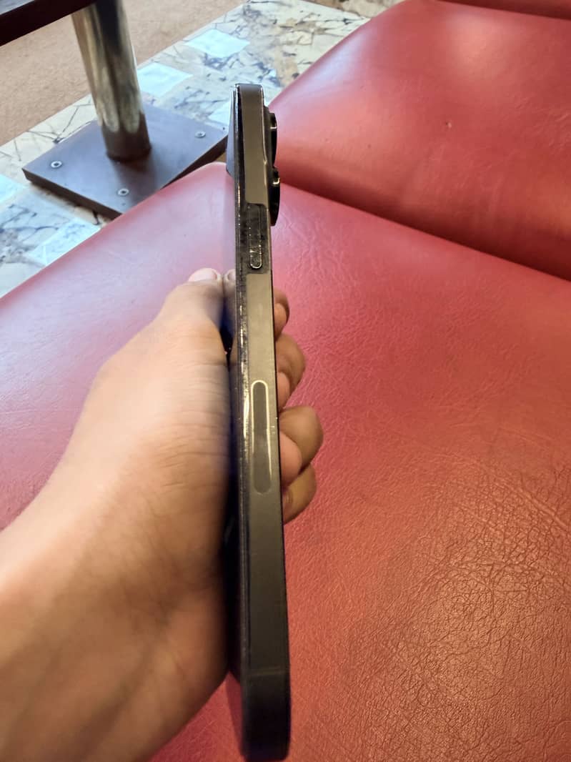 Apple iPhone 14 Pro Max 4