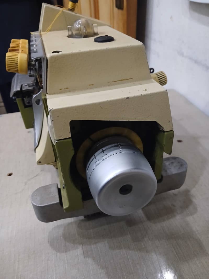 Overlock Rimoldi Machine 8