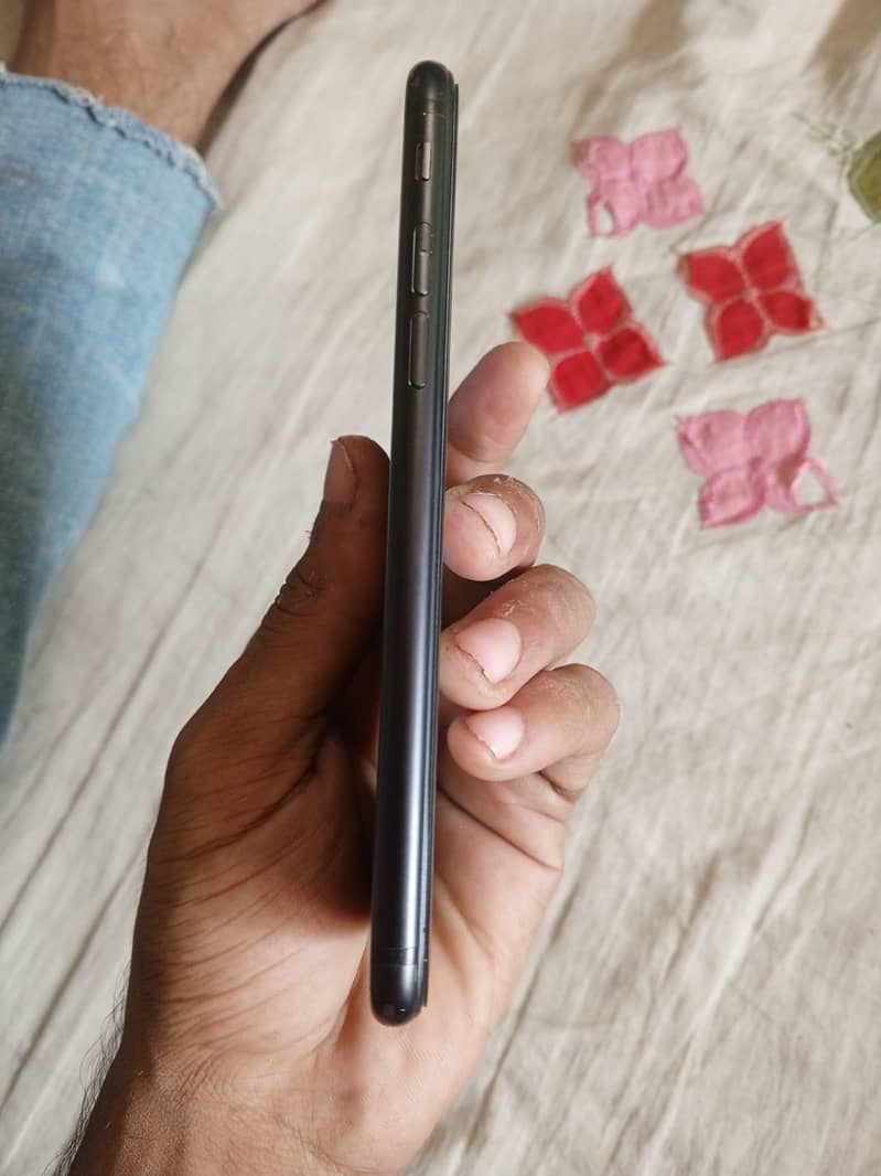 Apple iPhone 7 2