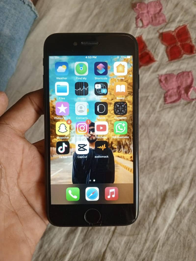 Apple iPhone 7 3